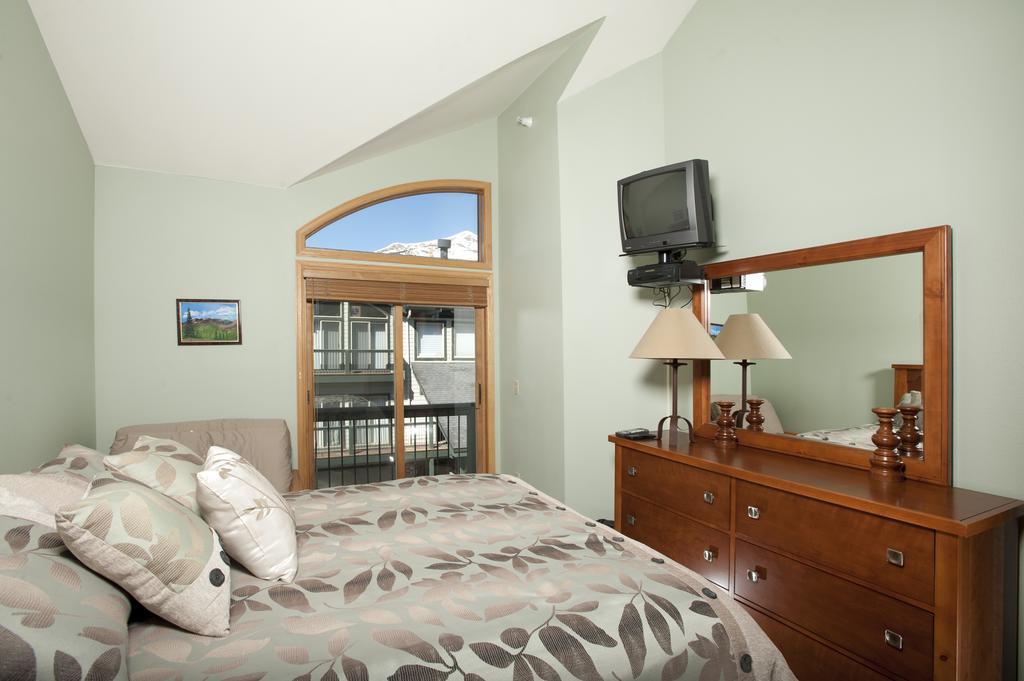 Antlers Lodge #11 Breckenridge Room photo